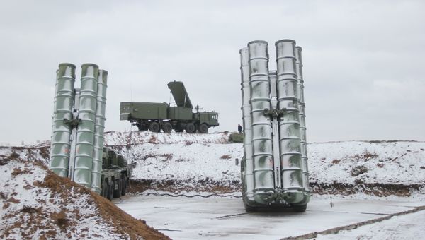 В Джанкое на боевое дежурство заступил дивизион зенитно-ракетных комплексов С-400 Триумф