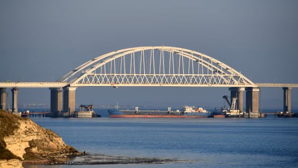 Временная остановка судоходства в Керченском проливе из-за провокации кораблей ВМСУ Временная остановка судоходства в Керченском проливе из-за провокации кораблей ВМСУ