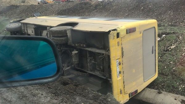 Под Симферополем с дороги вылетели автобус и грузовик