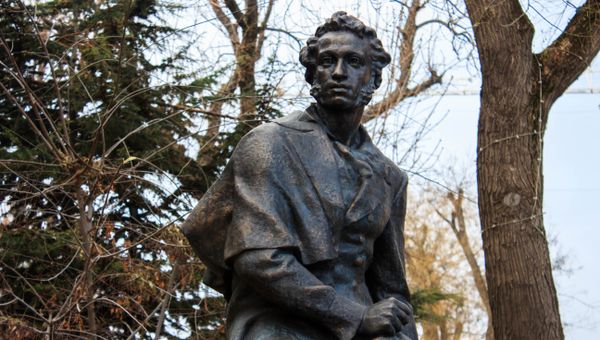 Памятник А.С. Пушкину в Симферополе после реставрации Памятник А.С. Пушкину в Симферополе после реставрации