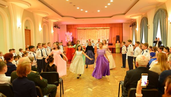 Кадетский бал в Феодосии