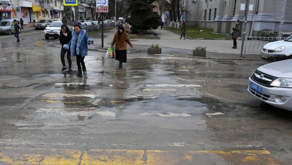 Последствия аварии на водоводе в центре Симферополя. 9 декабря 2018 Последствия аварии на водоводе в центре Симферополя. 9 декабря 2018