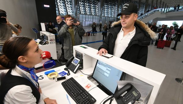 Встреча 5-миллионного пассажира в аэропорту Симферополя