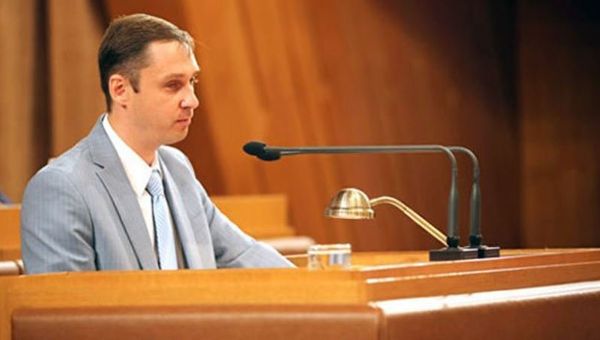 Министр строительства и архитектуры Крыма Сергей Кононов Министр строительства и архитектуры Крыма Сергей Кононов