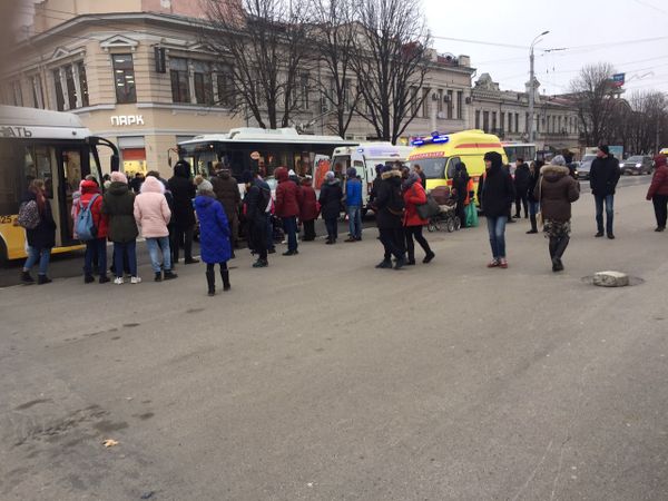 В Симферополе на площади Ленина троллейбус сбил пешехода
