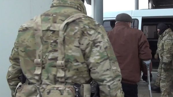 Задержание участника националистического военизированного формирования батальон им. Номана Челибиджихана в пункте пропуска Джанкой на границе Крыма с Украиной