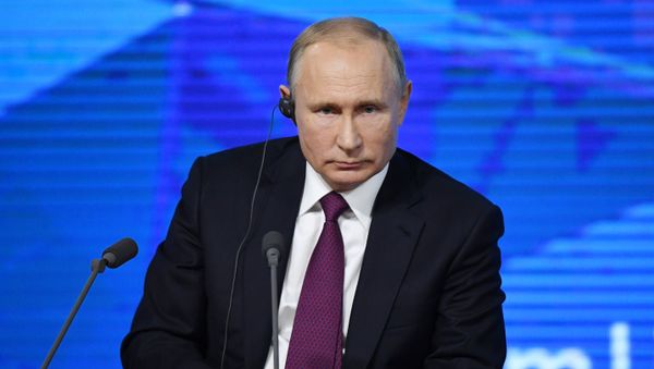 Президент РФ Владимир Путин на четырнадцатой большой ежегодной пресс-конференции в Центре международной торговли на Красной Пресне. 20 декабря 2018