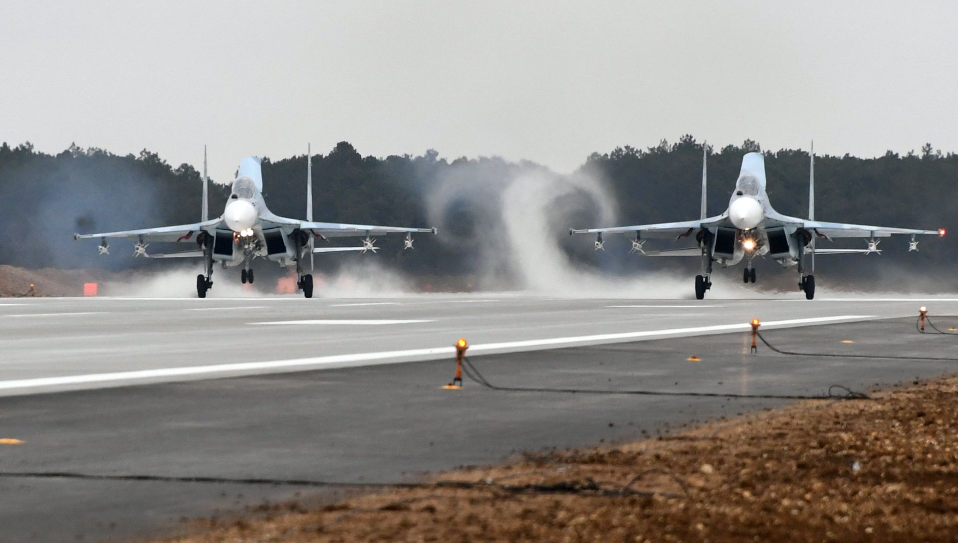 Истребители Су-30М2 прибыли на военный аэродром Бельбек в Севастополе - РИА Новости, 1920, 24.06.2021