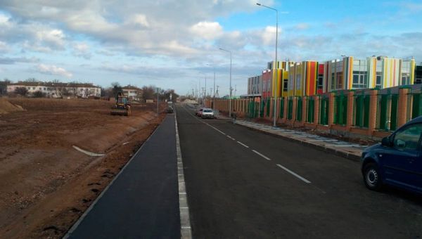 ГУП Крымавтодор завершило строительство дороги к детскому саду в селе Уютное Сакского района