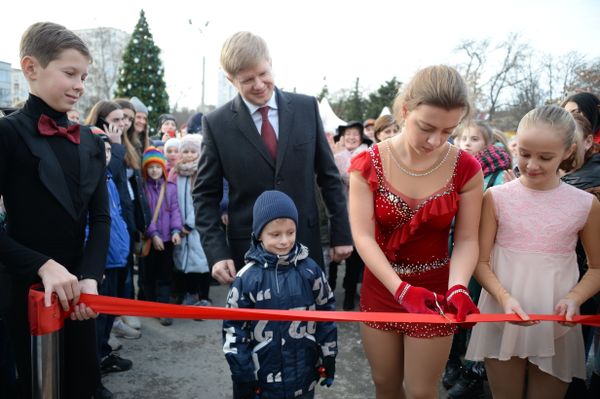 В Севастополе впервые открыли уличный каток