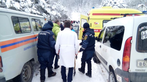В крымских горах во время зимних развлечений пострадали пять человек.