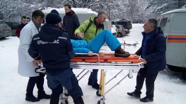 В крымских горах во время зимних развлечений пострадали пять человек.