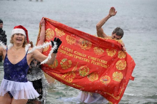 В Евпатории состоялся традиционный рождественский слет моржей