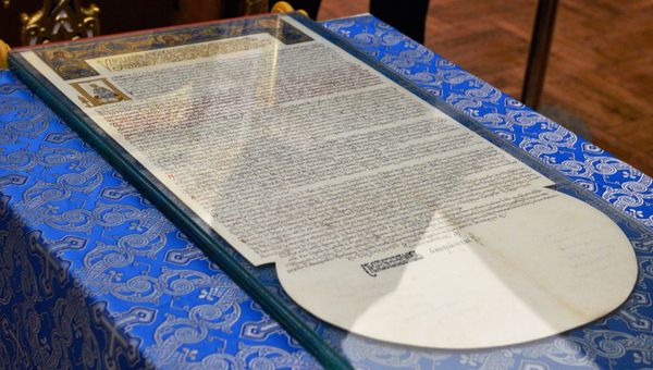 Томос об автокефалии Украинской православной церкви привезли в Киев