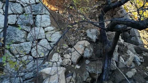 Обрушившаяся в Кореизе (ЮБК) подпорная стена