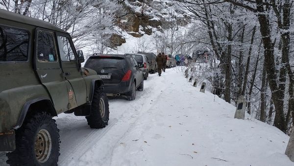  Автомобильный затор на дороге на плато Ай-Петри. 13 января 2019