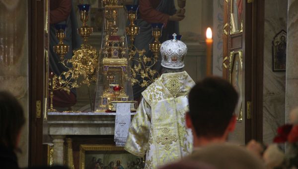 Митрополит Симферопольский и Крымский Лазарь проводит божественную литургию Митрополит Симферопольский и Крымский Лазарь проводит божественную литургию
