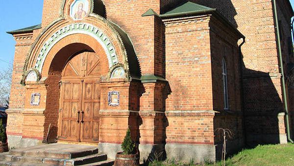 Храм общины Свято-Троицкого храма УПЦ в селе Ростоки Кременецкого района