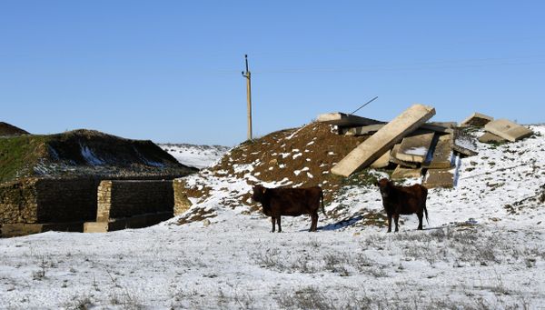 Разрушенный мост на подъезде к селу Яркое Ленинского района Крыма
