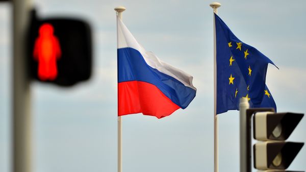 Флаги России и ЕС 