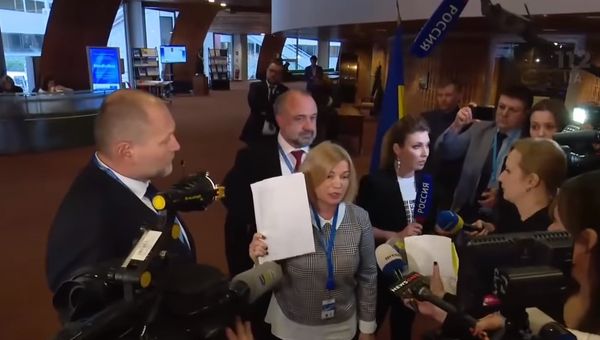 Депутат Верховной рады Украины Борислав Береза толкнул и оскорбил российскую журналистку в ПАСЕ