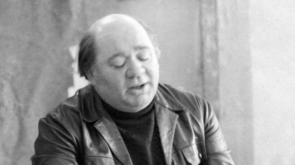 Актер Евгений Леонов (в центре) на репетиции пьесы польского драматурга В. Мысливского Вор в Московском театре им. Ленинского комсомола.