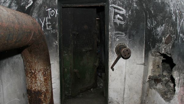 В запасном штабе гражданской обороны, построенном в Симферополе во времена холодной войны