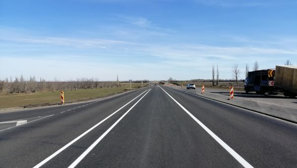 Нанесение дорожной разметки на трассе Таврида Нанесение дорожной разметки на трассе Таврида
