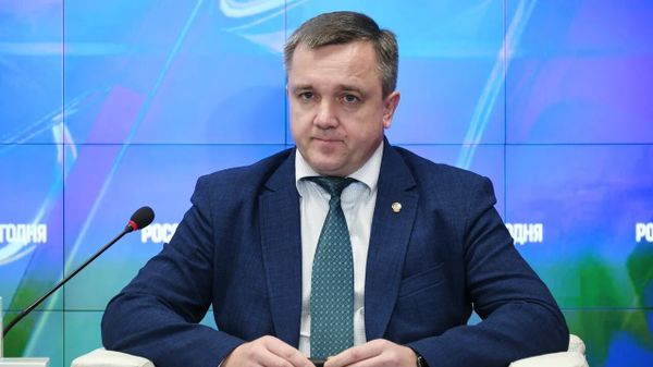 Руководитель Управления Федеральной налоговой службы России по Республике Крым Роман Наздрачев Руководитель Управления Федеральной налоговой службы России по Республике Крым Роман Наздрачев