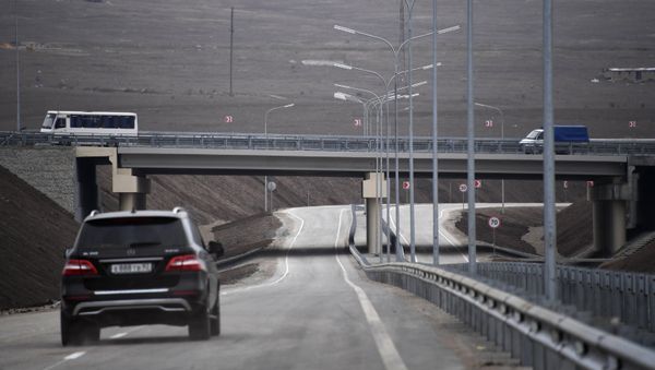Открывшийся участок объездной дороги Дубки-Левадки в Симферополе. Архивное фото.