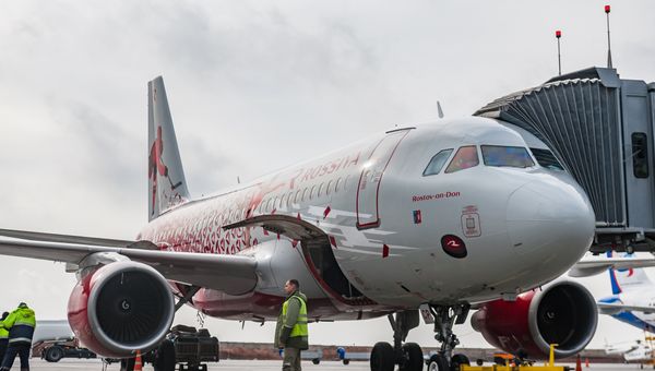 Работа сотрудников отдела досмотра и охраны воздушных судов и объектов в аэропорту Симферополь Работа сотрудников отдела досмотра и охраны воздушных судов и объектов в аэропорту Симферополь