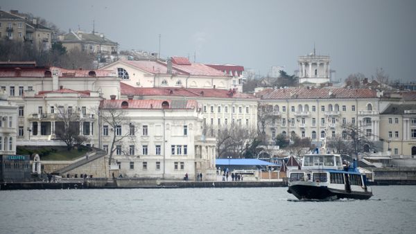 Паром в бухте Севастополя