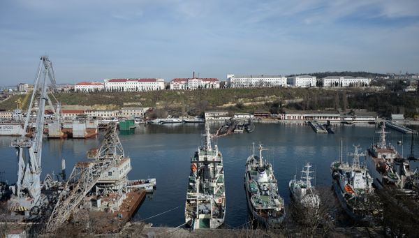 Корабли в бухте Севастополя