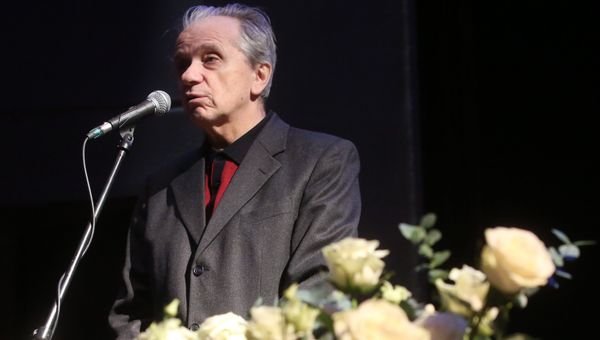 Актер Евгений Стеблов на церемонии прощания с актером Сергеем Юрским в театре имени Моссовета
