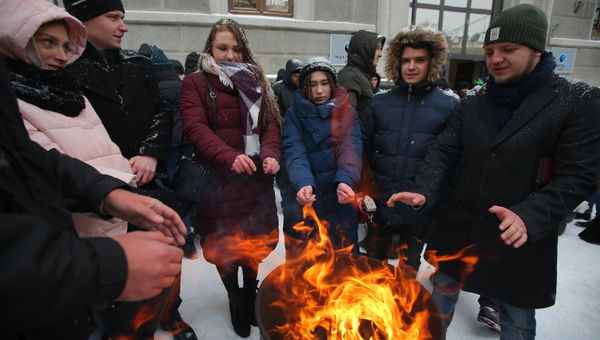 Акции с требованием включить отопление в городах Украины