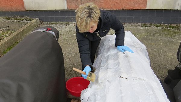 В Лапидарии Восточно-Крымского историко-культурного музея-заповедника проводится консервация ранее демонтированных в Керчи колонн Пантикапея.