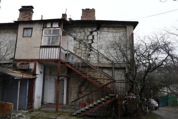 Аварийный дом в Ялте по улице Сеченова, 51