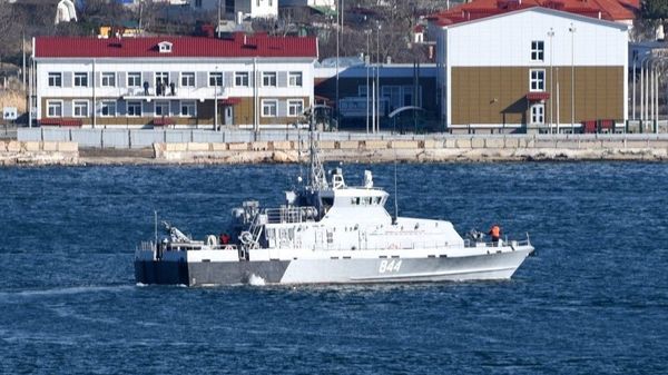 Противодиверсионный катер многоцелевого назначения Грачонок в Севастопольской бухте во время проверки готовности отряда по противодействию диверсионным силам и средствам