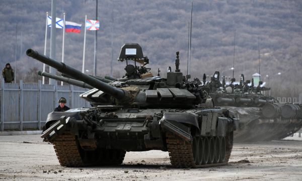 Танки Т-72Б3 на территории отдельной бригады береговой обороны Черноморского флота в Крыму
