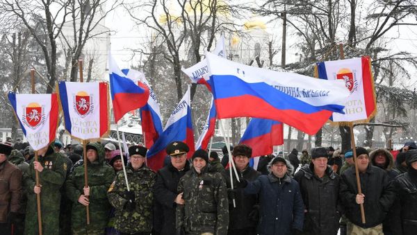 Празднование в Симферополе Дня защитника Отечества и пятой годовщины со дня образования сводного полка Народного ополчения РК