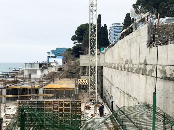 Власти Ялты совместно с группой инвесторов реализуют одновременно два крупных проекта – реконструкцию Приморского пляжа и благоустройство Приморского парк
