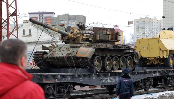 Эшелон передвижной военно-патриотической акции Сирийский перелом с уникальной выставкой военных трофеев, захваченных у боевиков в Сирии Эшелон передвижной военно-патриотической акции Сирийский перелом с уникальной выставкой военных трофеев, захваченных у боевиков в Сирии