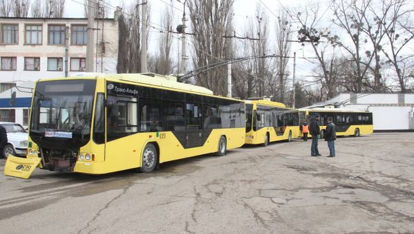 Троллейбусы, которые передали в Керчь из Ялты