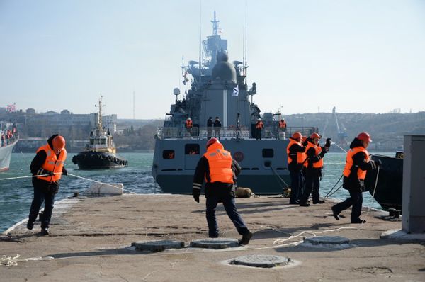 Возвращение фрегата ЧФ Адмирал Григорович в Севастополь 5.03.2019 г. Возвращение фрегата ЧФ Адмирал Григорович в Севастополь 5.03.2019 г.