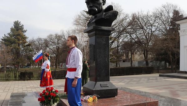 Памятник Тарасу Шевченко Памятник Тарасу Шевченко