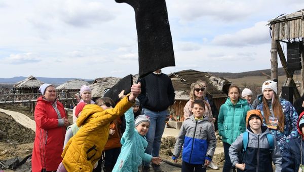 Народные гуляния в Сказочной долине Красных пещер , приуроченные к завершению Масленицы