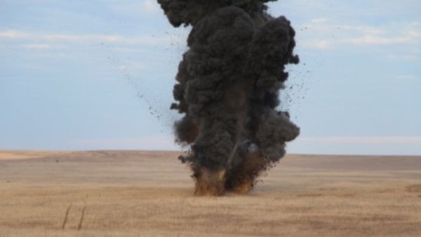 Обезвреживание взрывоопасных предметов. Архивное фото
