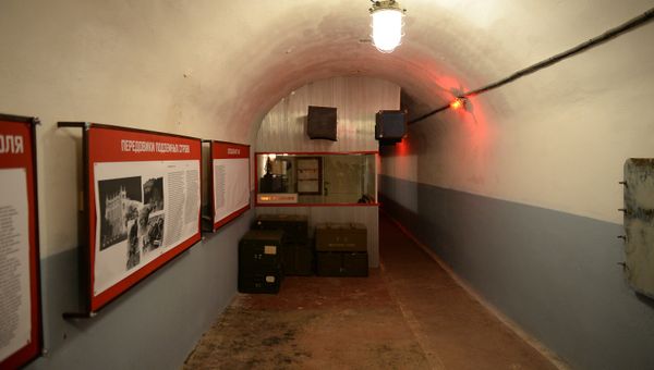 Один из коридоров подземного Спецобъекта №2 в Севастополе Один из коридоров подземного Спецобъекта №2 в Севастополе