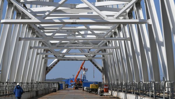 Железнодорожная арка Крымского моста Железнодорожная арка Крымского моста