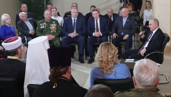 Рабочая поездка президента РФ В. Путина в Крым Рабочая поездка президента РФ В. Путина в Крым